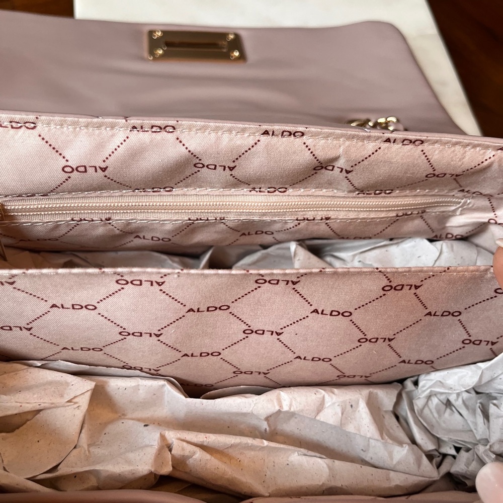 Aldo Muted Pink Quilted Chain Strap Crossbody Bag w/Lovely Gold Hardware (NWT) - Picture 7 of 12